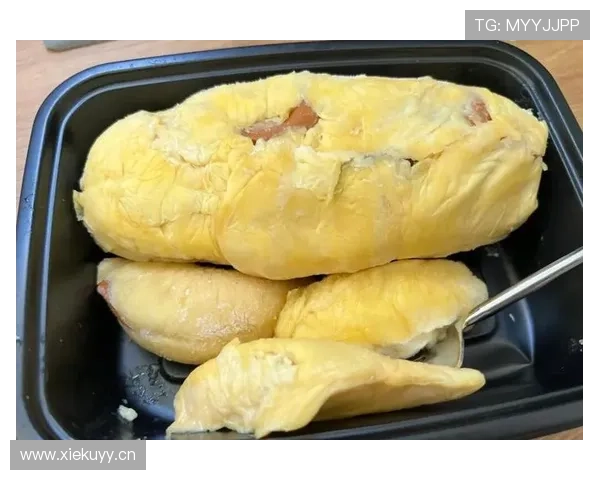 汪周雨训练完直接拎爱马仕去吃火锅，这反差谁懂啊